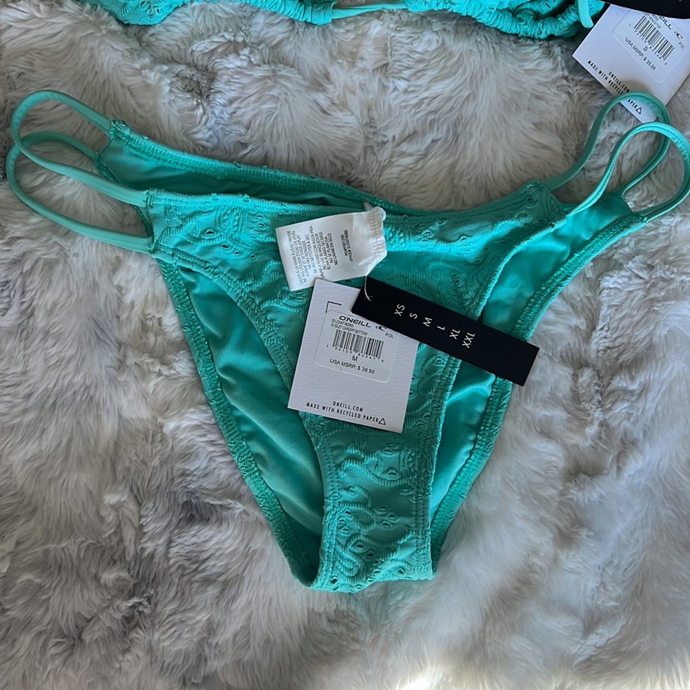 O’Neill bikini - Picture 3 of 3